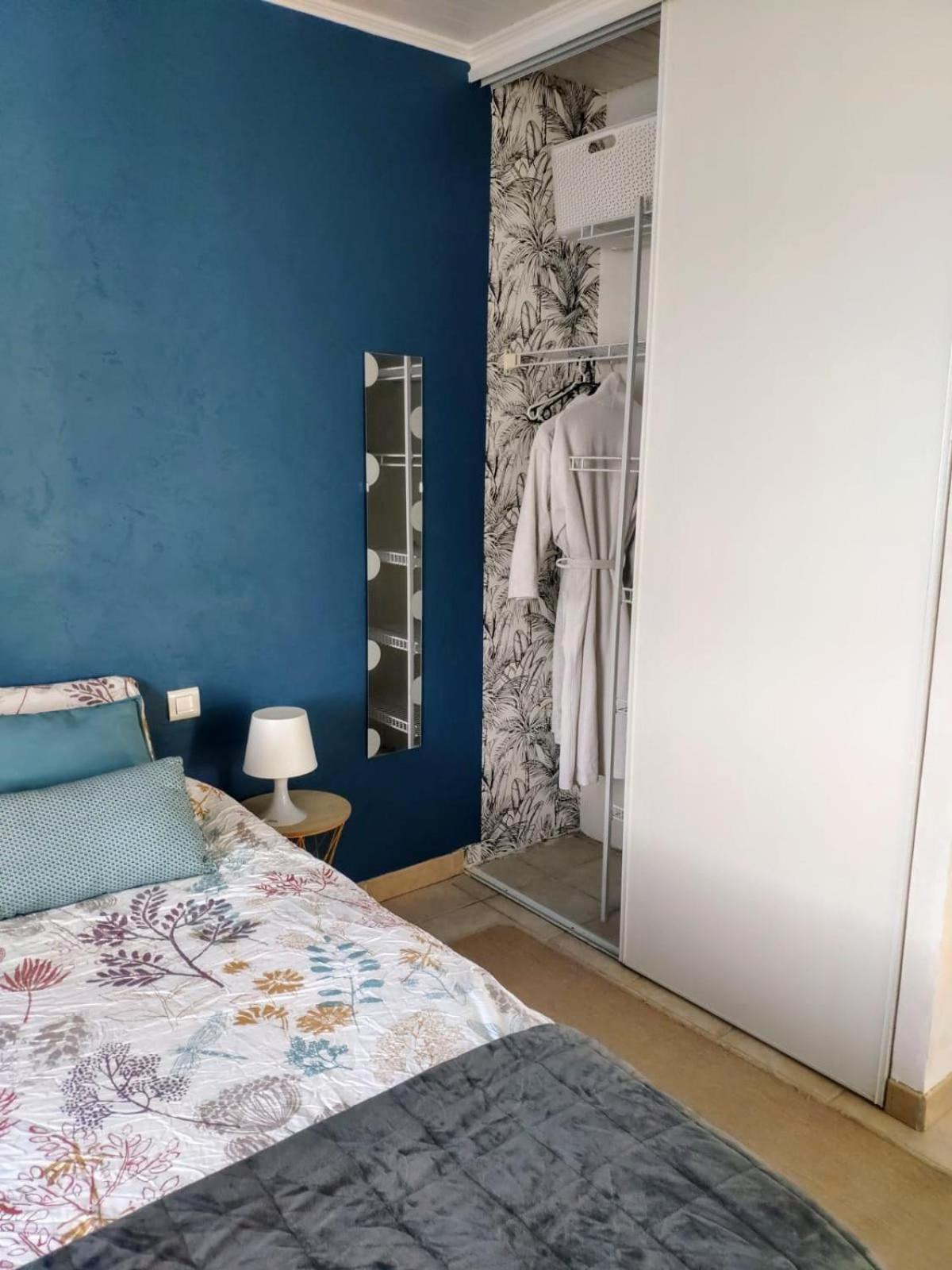 Maison 3 Etoiles Avec Piscine Et Jacuzzi Exterieur Pres De Sarlat Vakantiehuis *